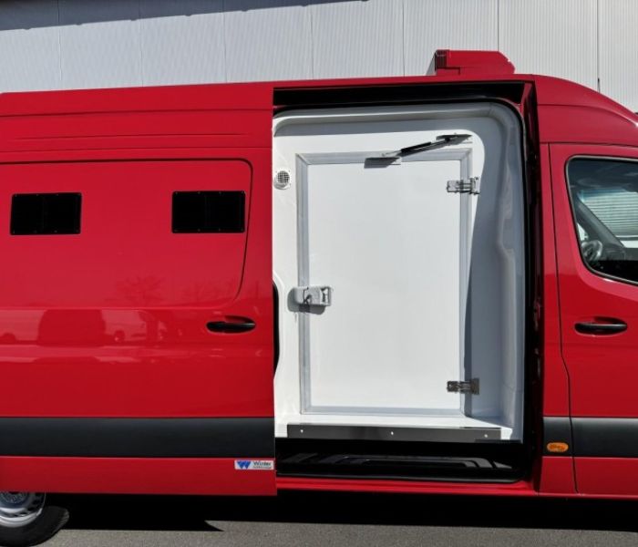 Laderaum effizienter nutzen: Die individuellen Teilausbau-Lösungen (Foto: Laderaum effizienter nutzen: Die individuellen Teilausbau-Lösungen von Winter Kühlfahrzeuge(R))